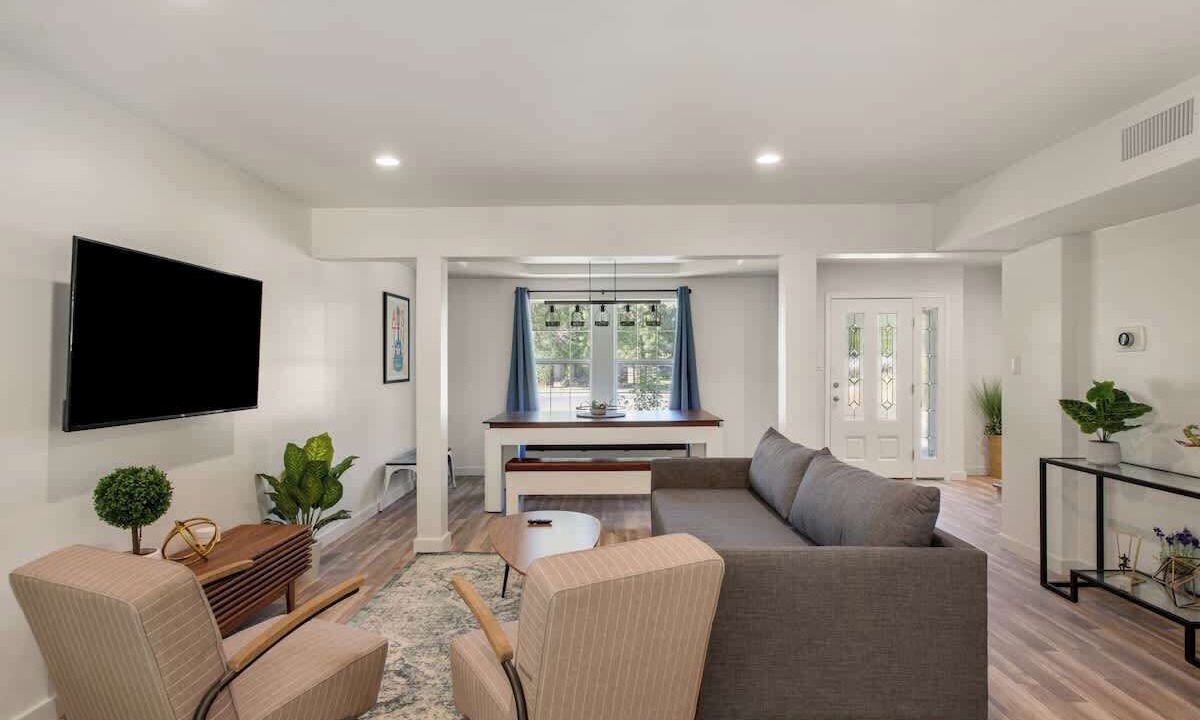 Photo of Livingroom in Franklin Park