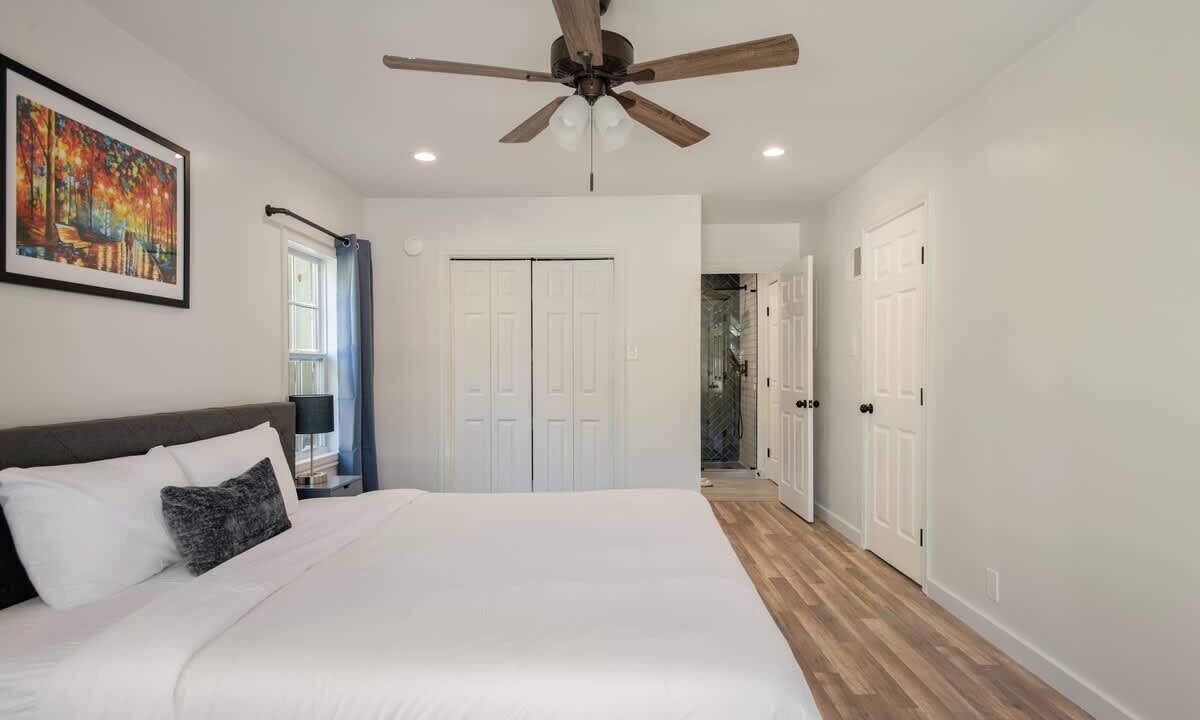 Photo of Bedroom in Franklin Park
