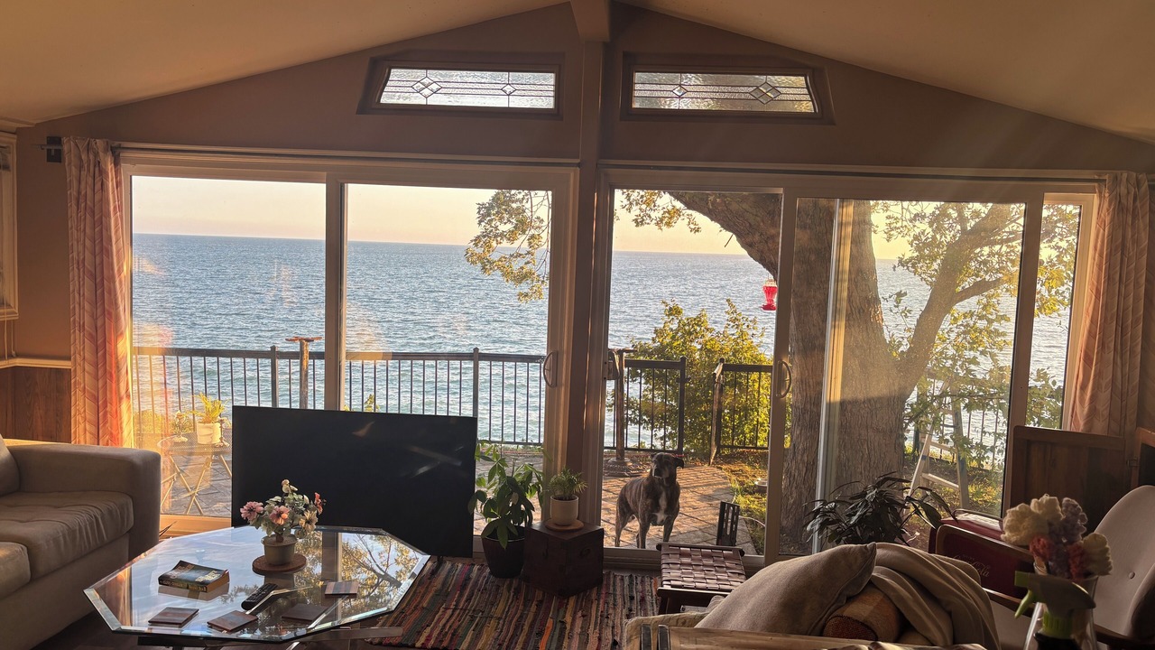 Photo of Livingroom in Lowbanks