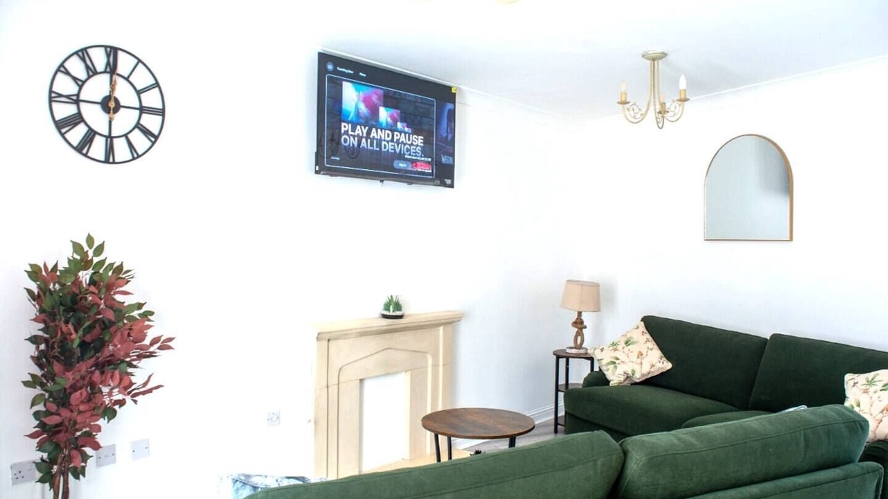 Photo of Livingroom in Swindon