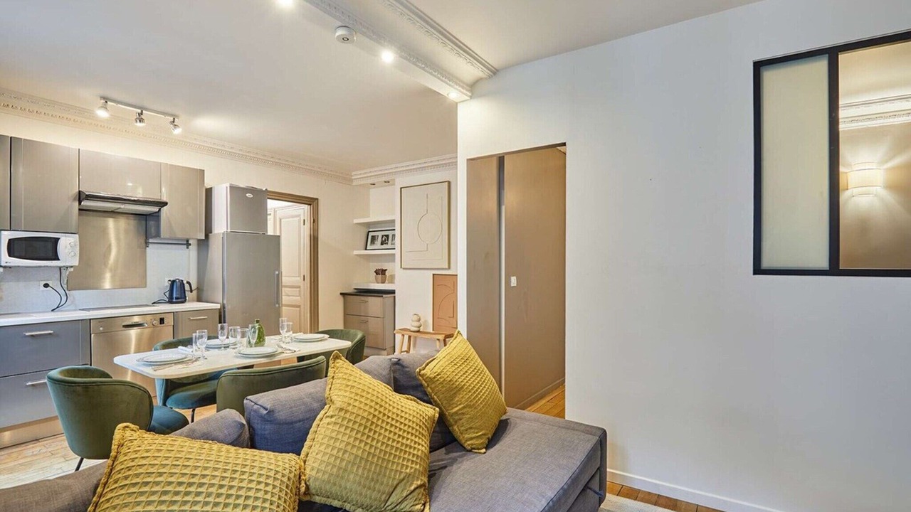 Photo of Livingroom in 10th Arrondissement