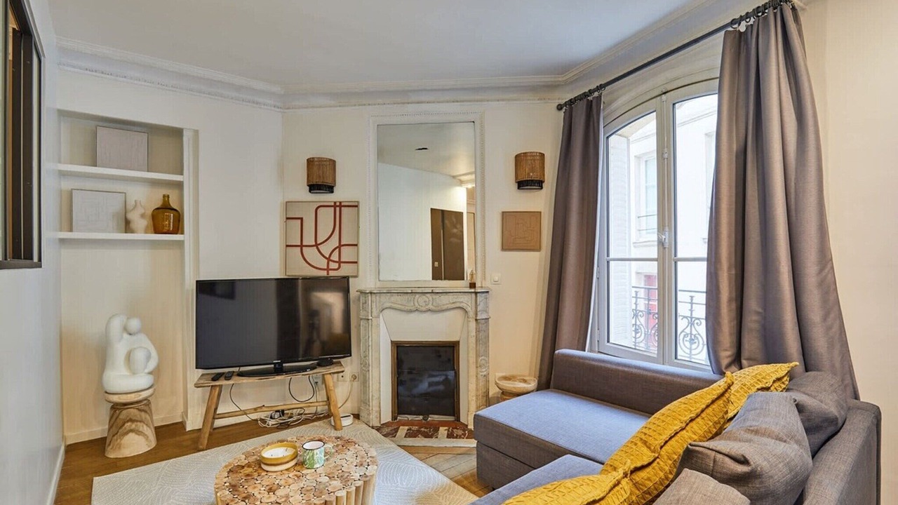 Photo of Livingroom in 10th Arrondissement