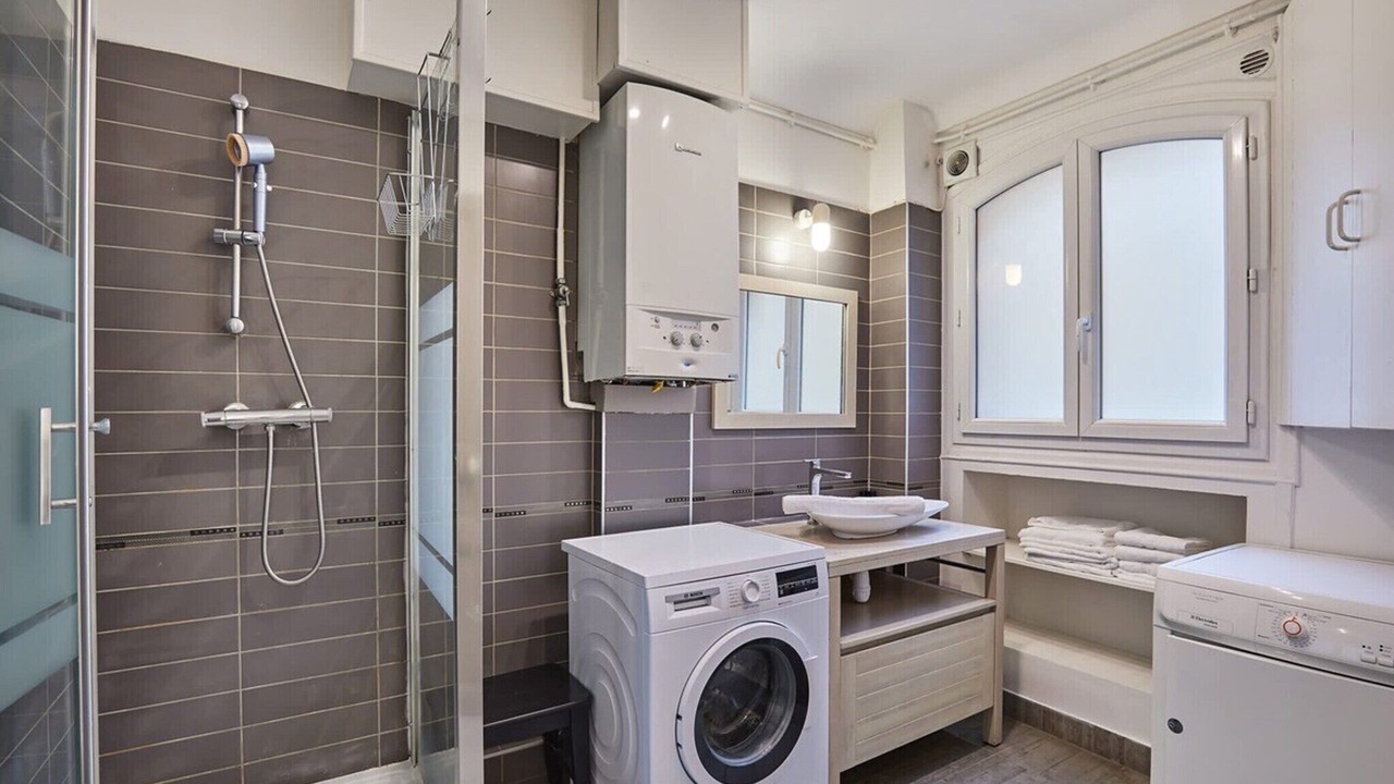Photo of Bathroom in 10th Arrondissement