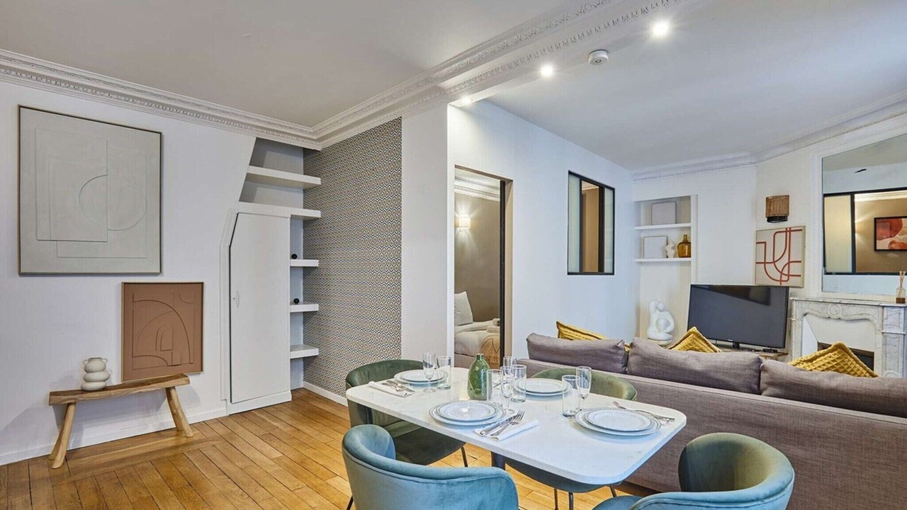 Photo of Livingroom in 10th Arrondissement