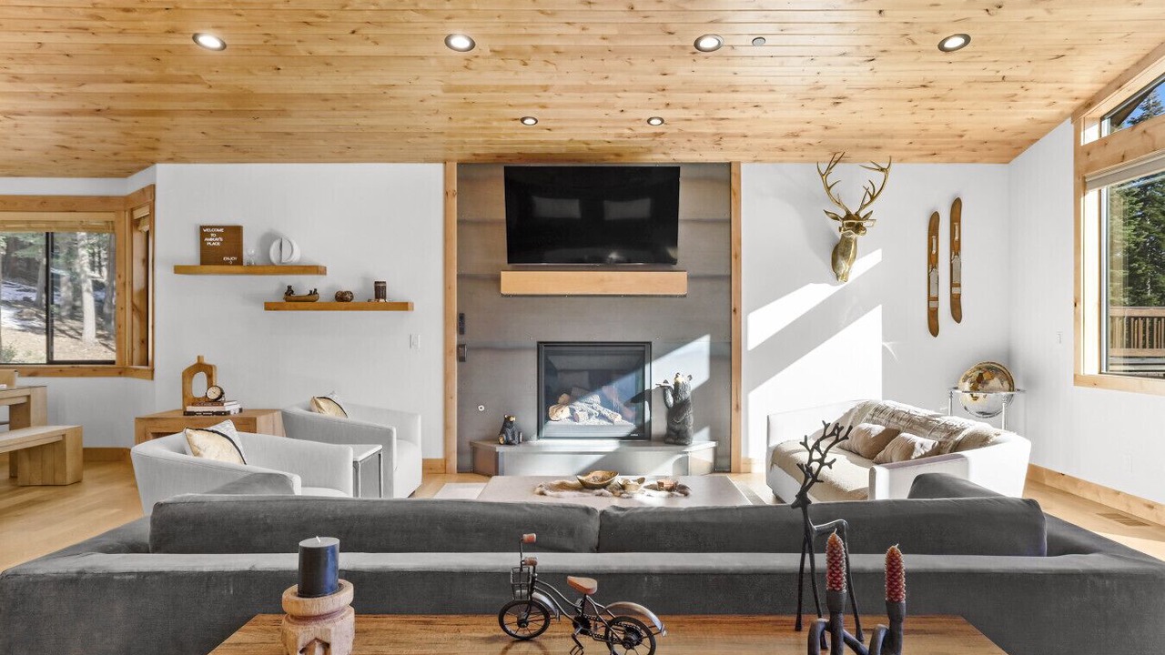 Photo of Livingroom in Kingswood Estates