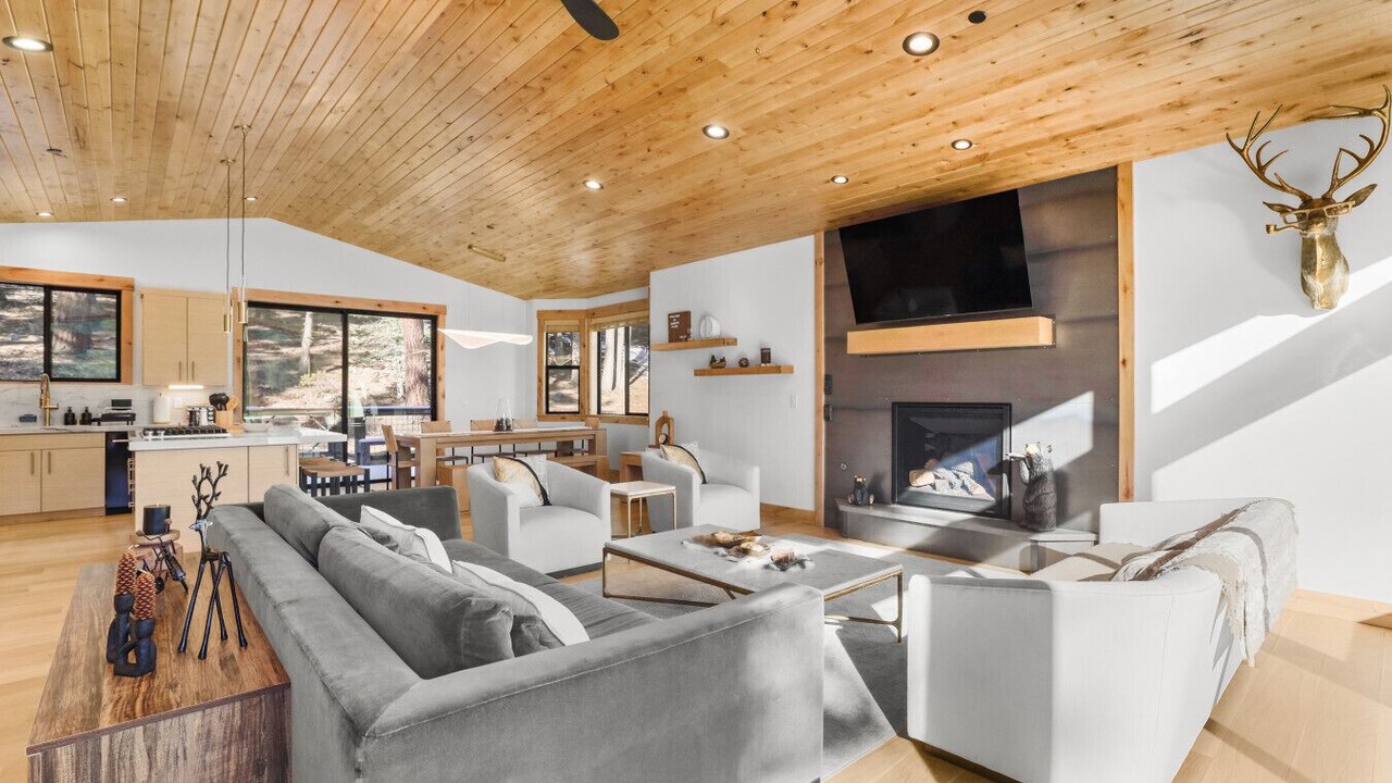Photo of Livingroom in Kingswood Estates
