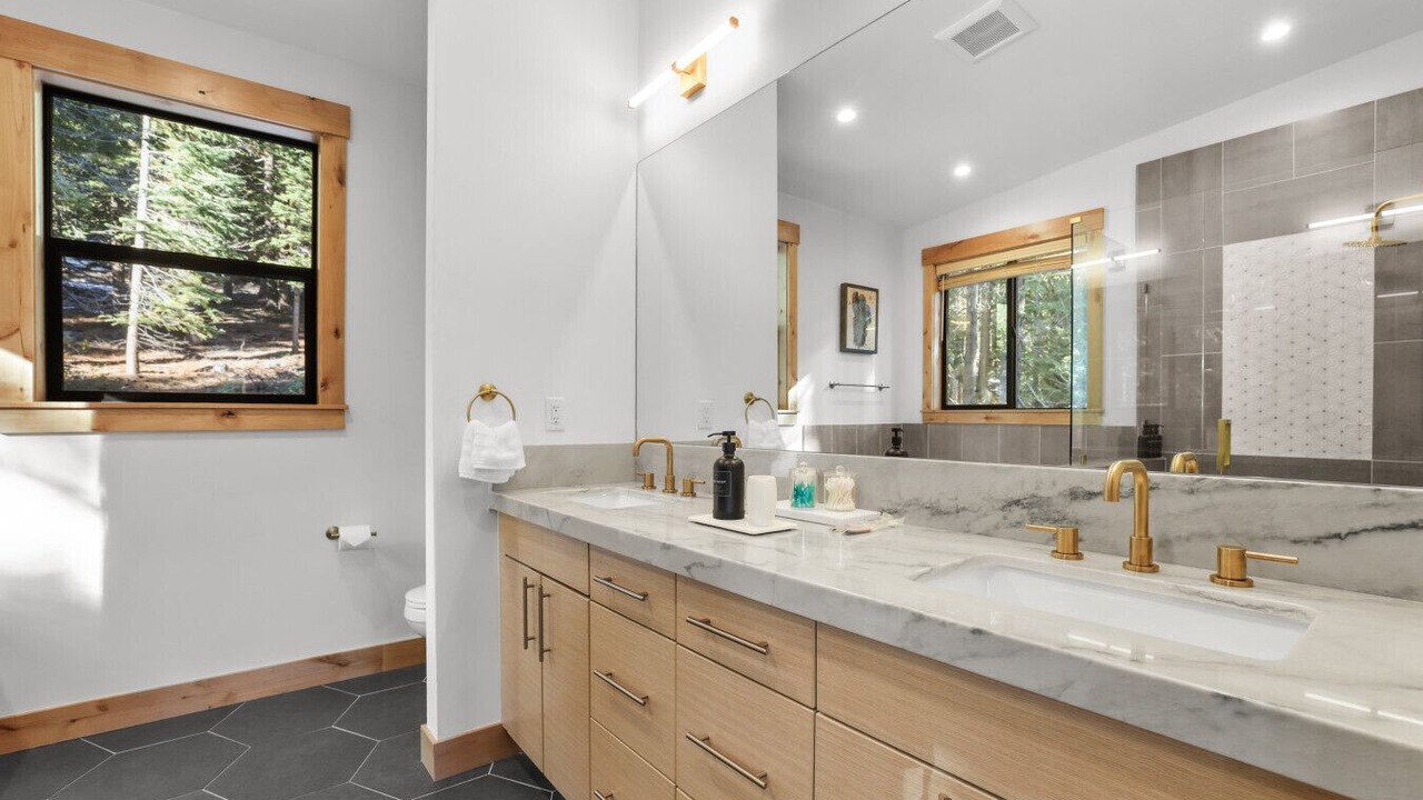 Photo of Bathroom in Kingswood Estates