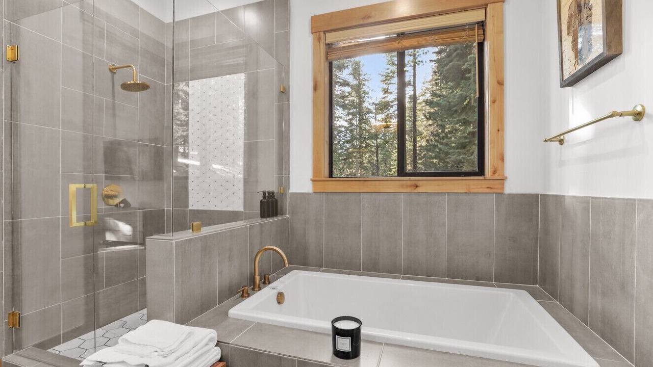 Photo of Bathroom in Kingswood Estates