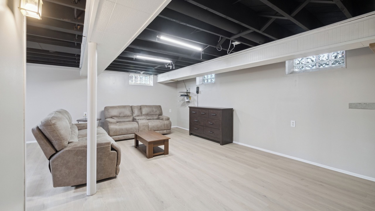 Photo of Livingroom in Warren