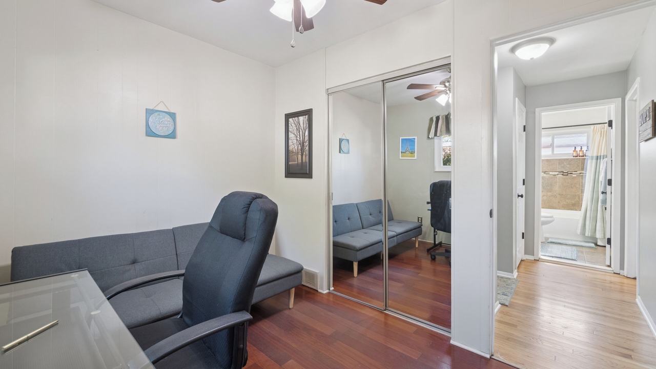 Photo of Livingroom in Warren