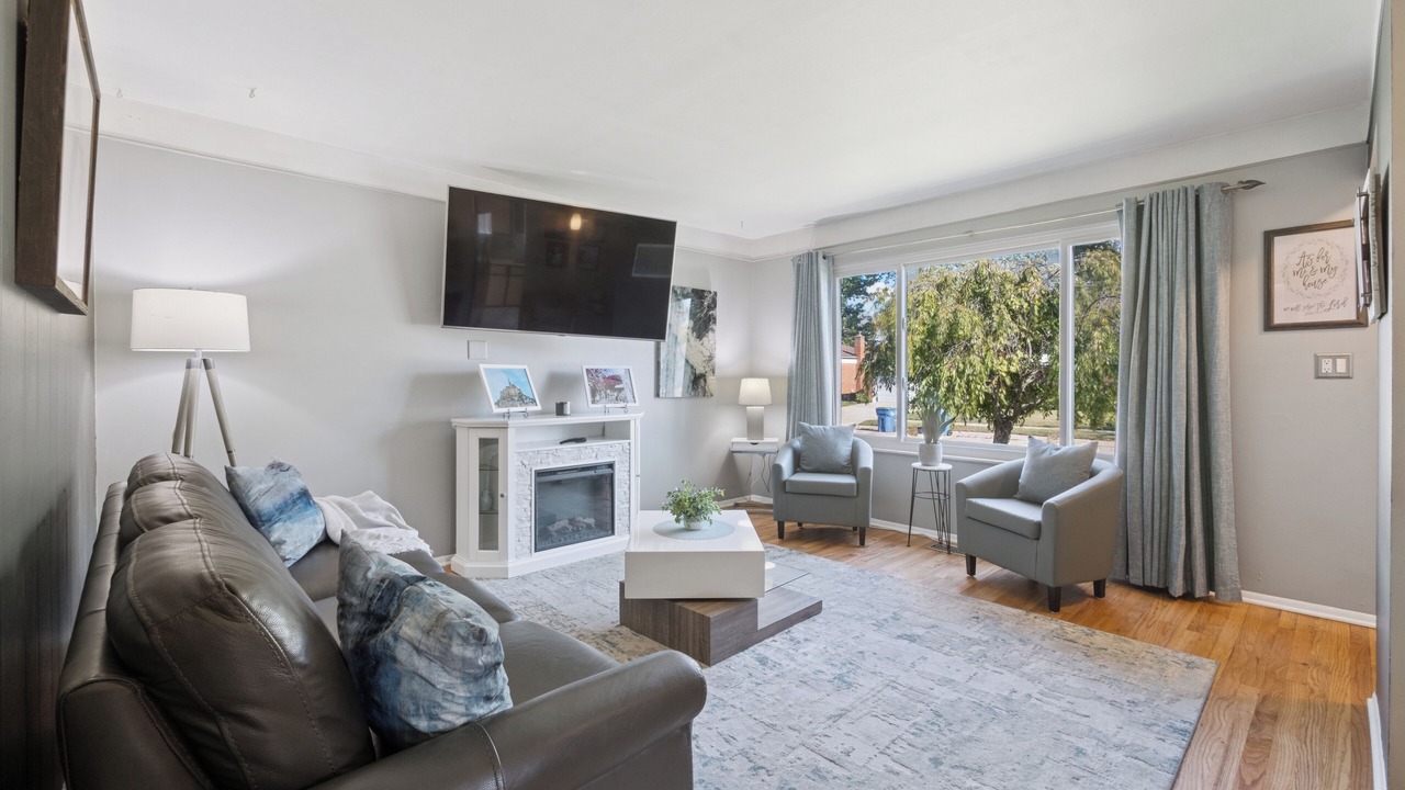 Photo of Livingroom in Warren