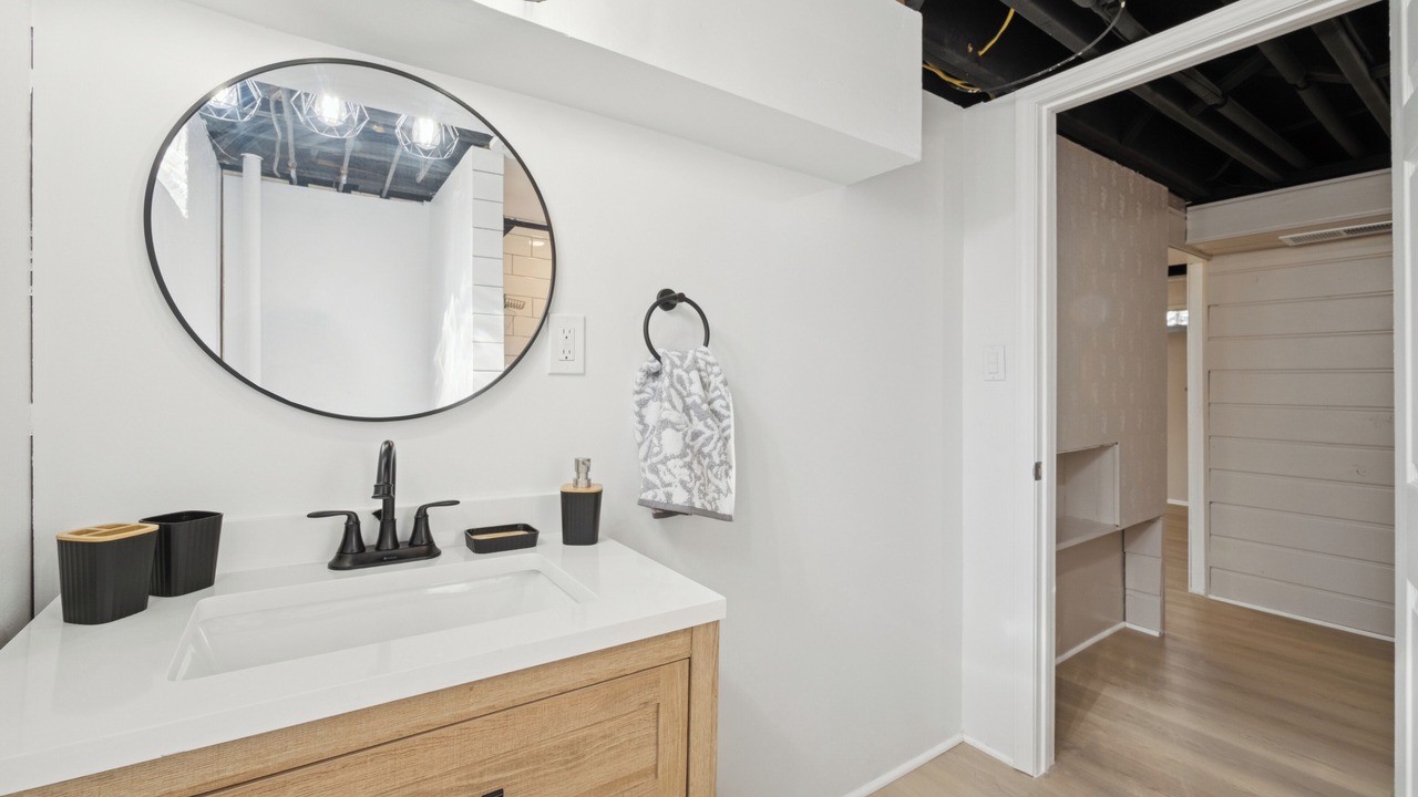Photo of Bathroom in Warren