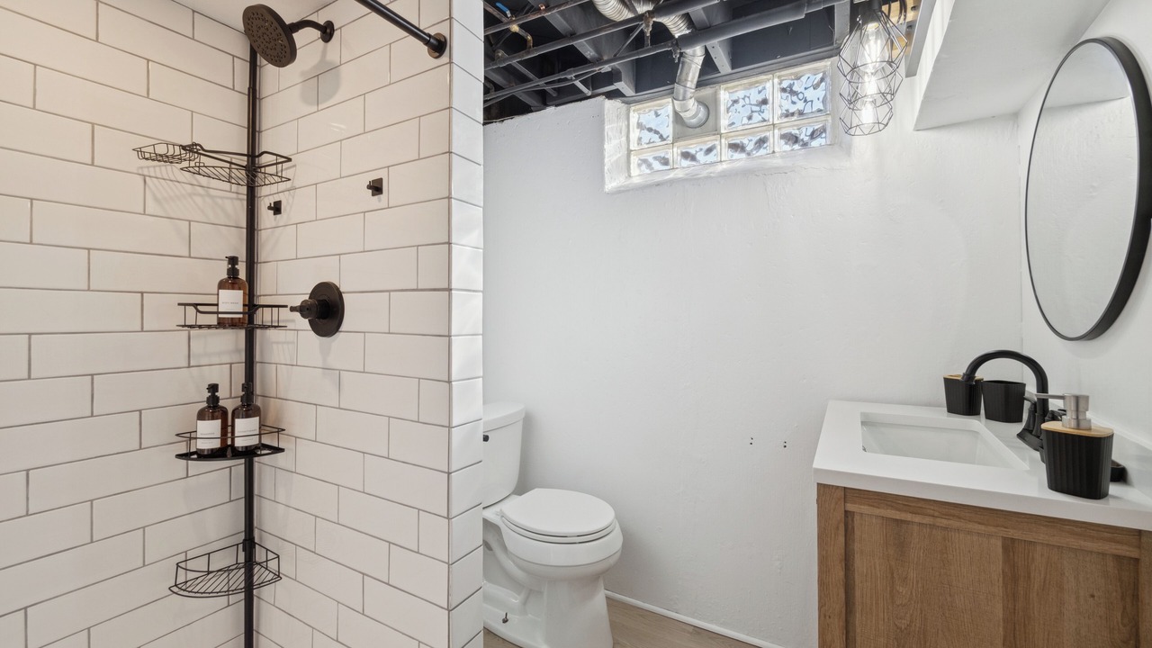 Photo of Bathroom in Warren