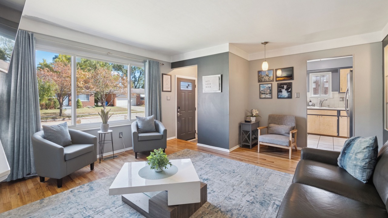 Photo of Livingroom in Warren