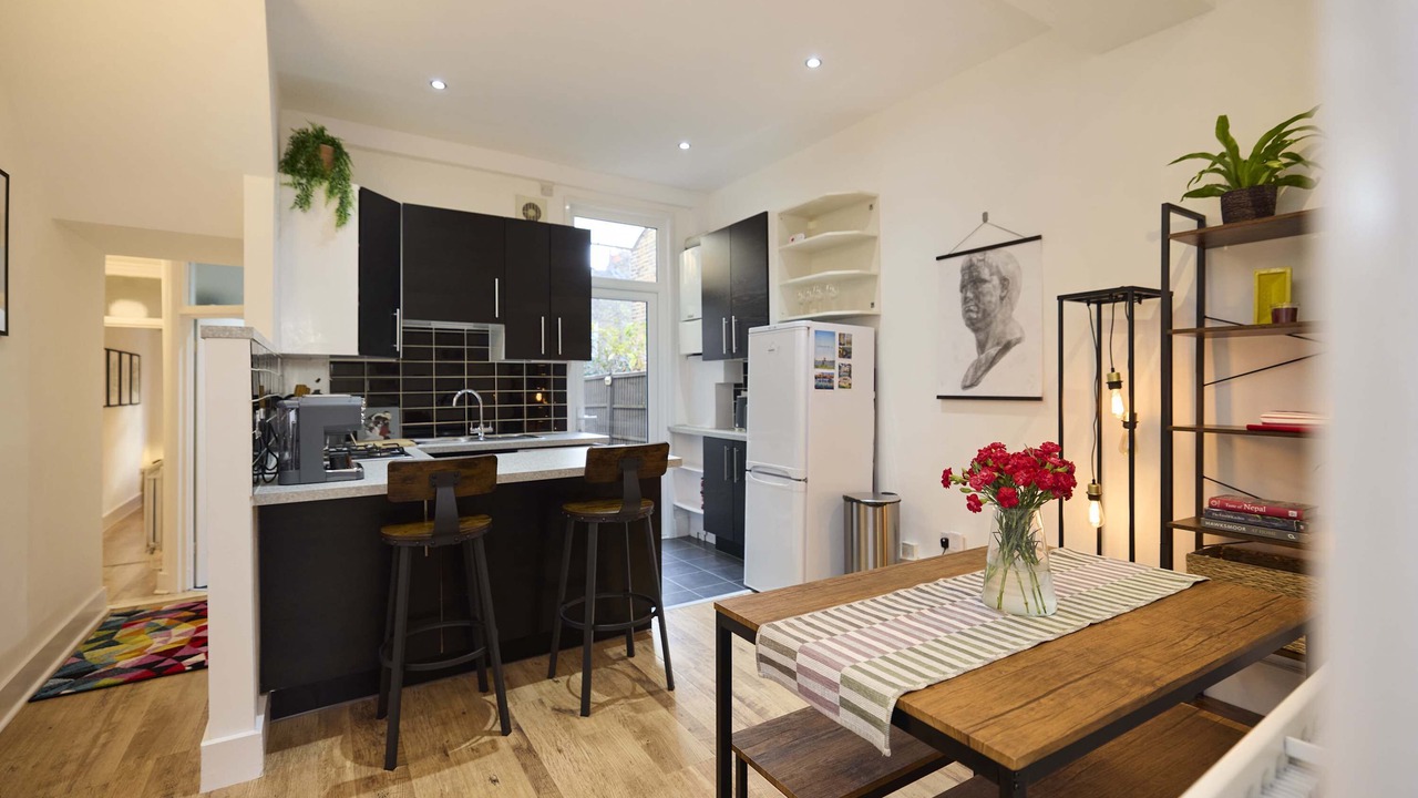 Photo of Others in Tottenham Green