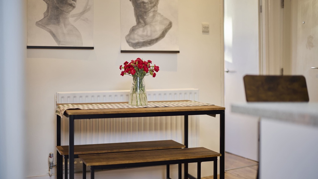 Photo of Others in Tottenham Green