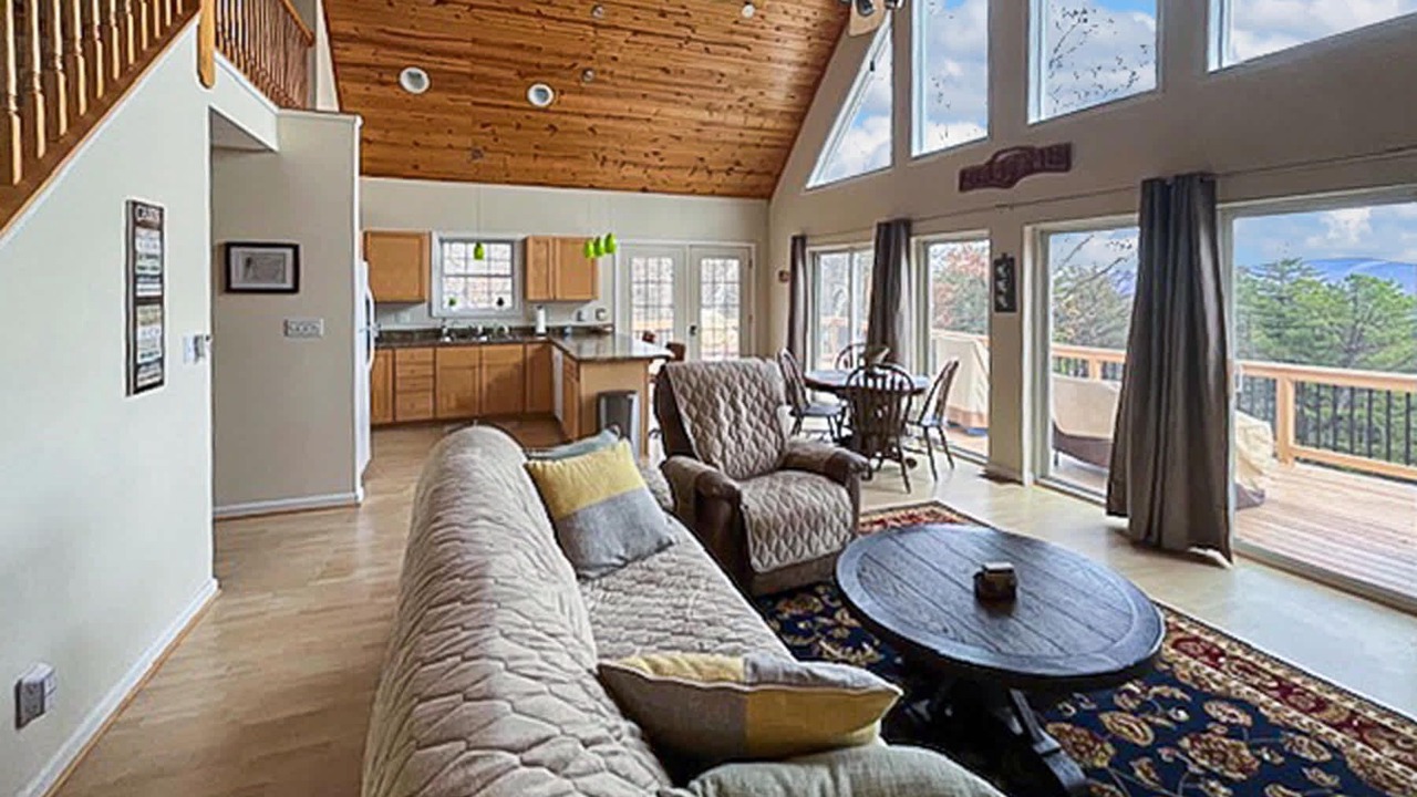 Photo of Livingroom in High View