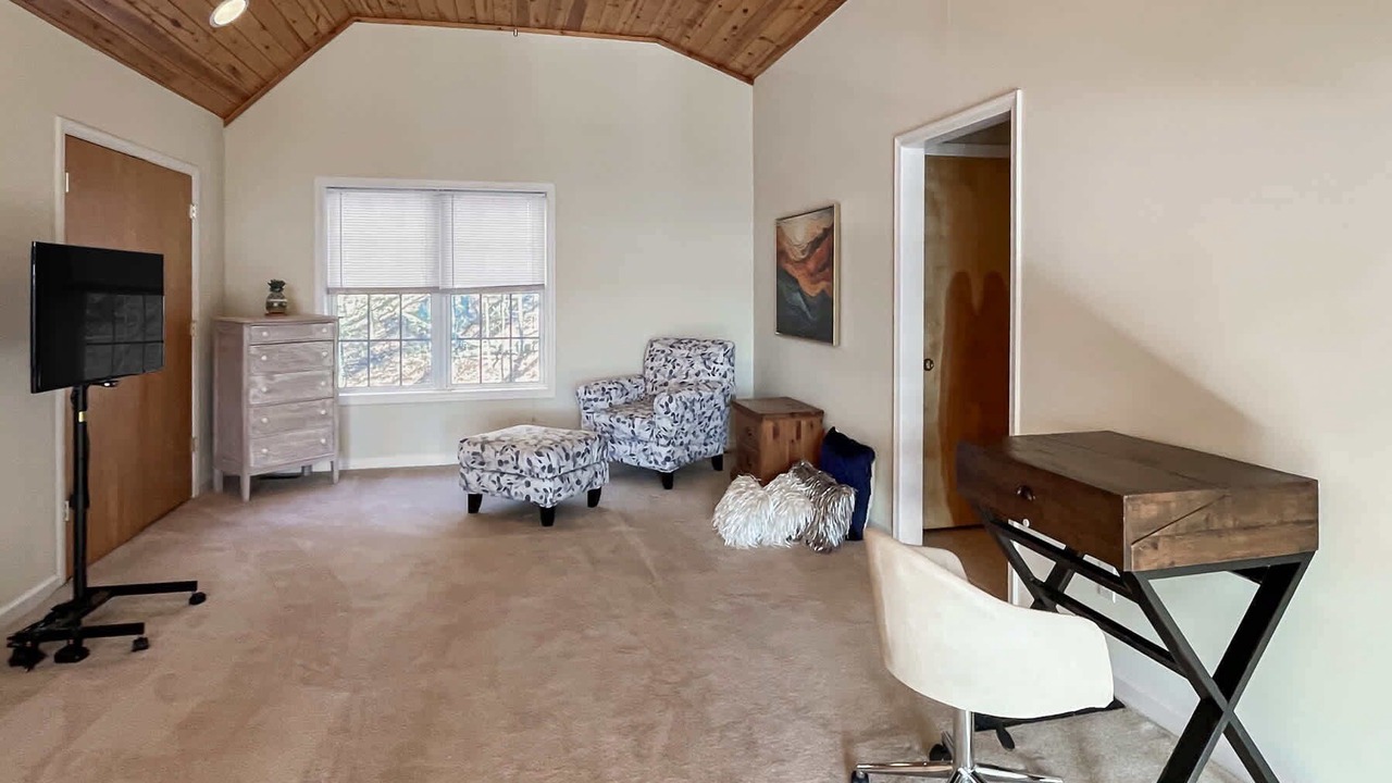 Photo of Livingroom in High View