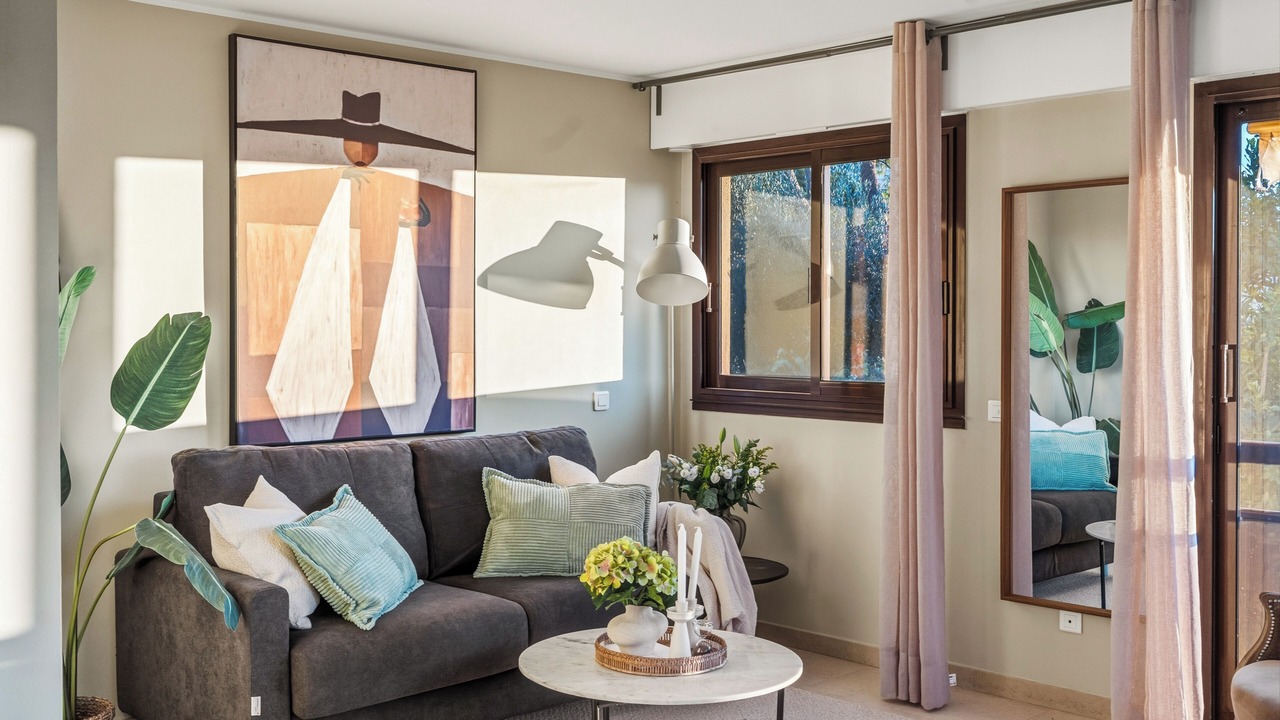 Photo of Livingroom in California - Pezou