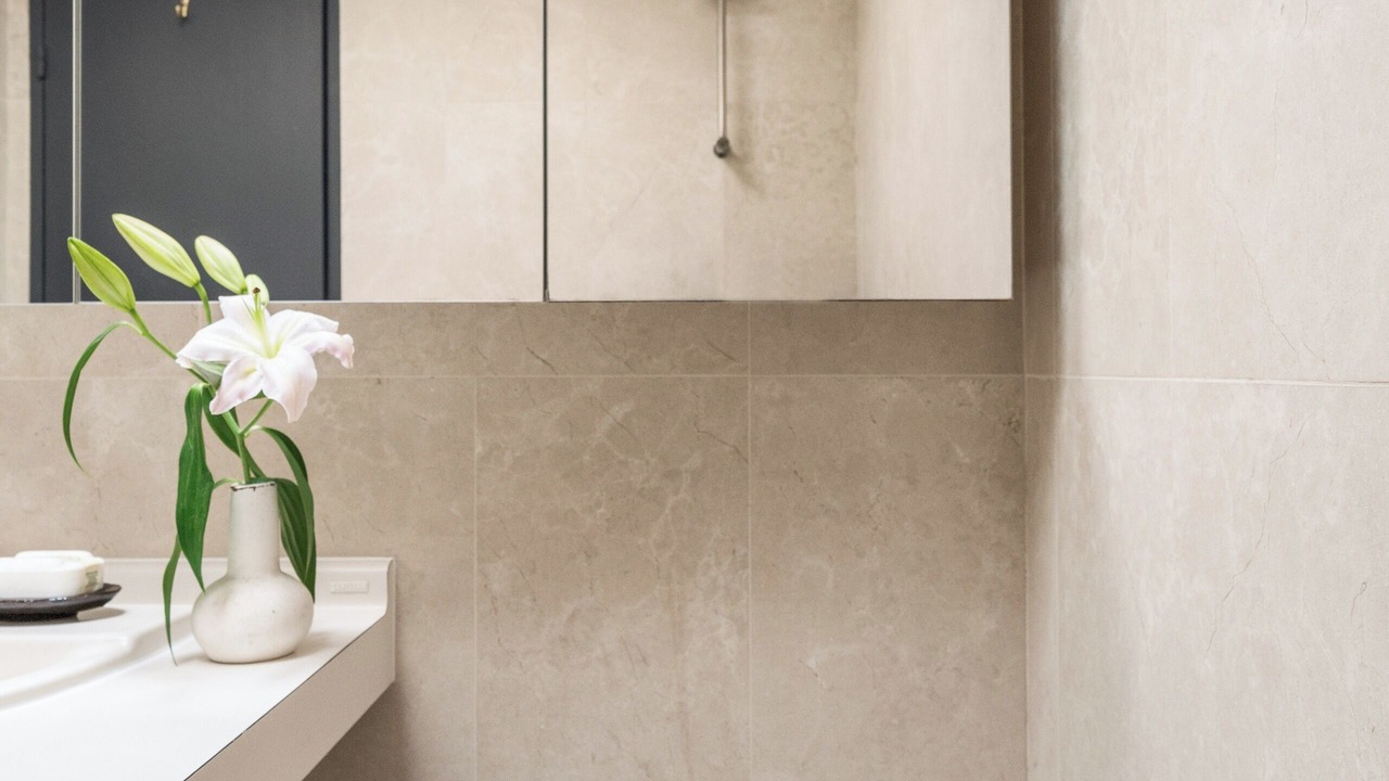 Photo of Bathroom in California - Pezou