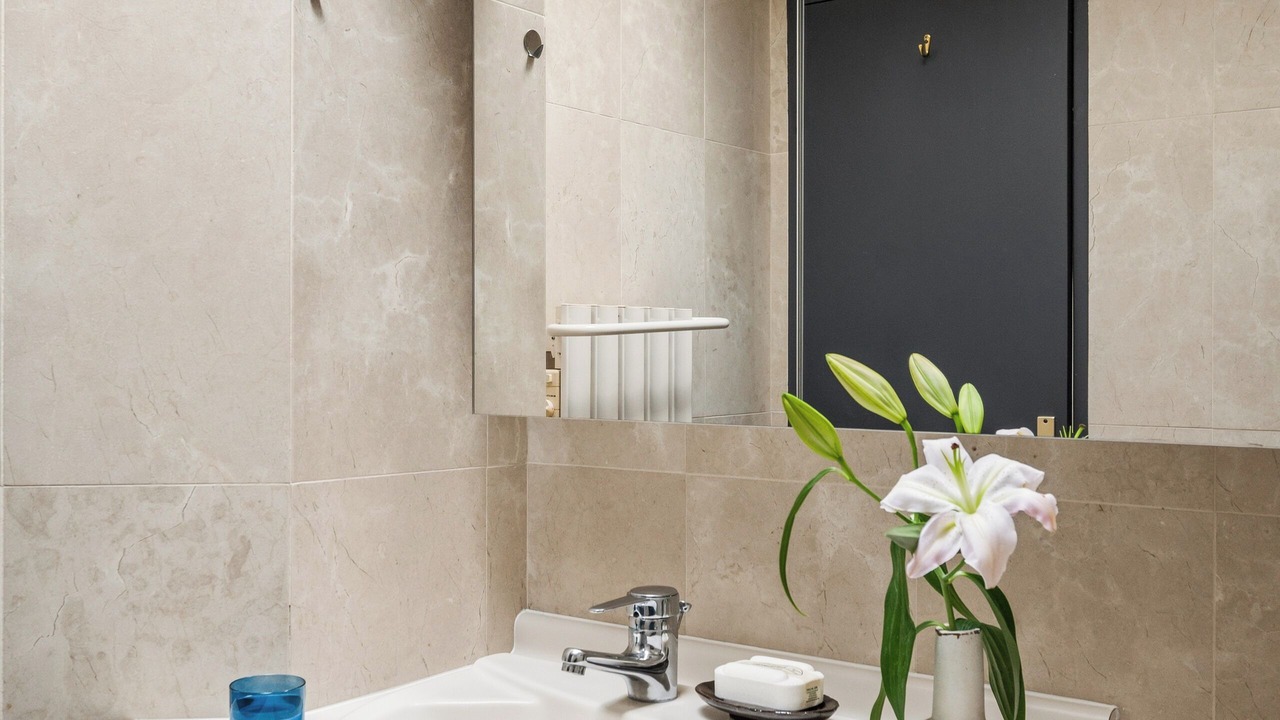 Photo of Bathroom in California - Pezou