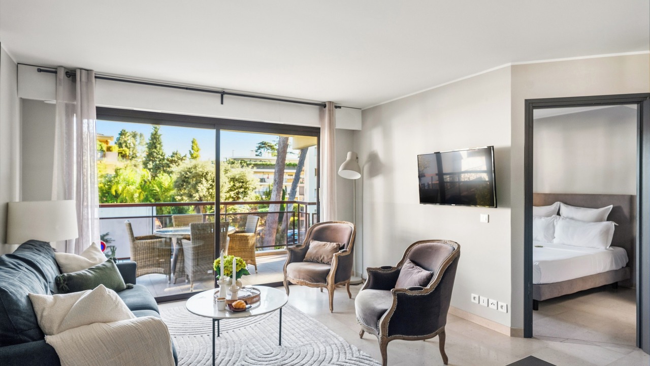 Photo of Livingroom in California - Pezou