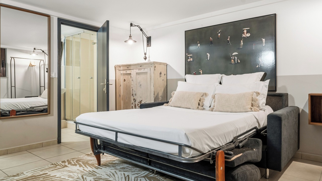 Photo of Bedroom in California - Pezou