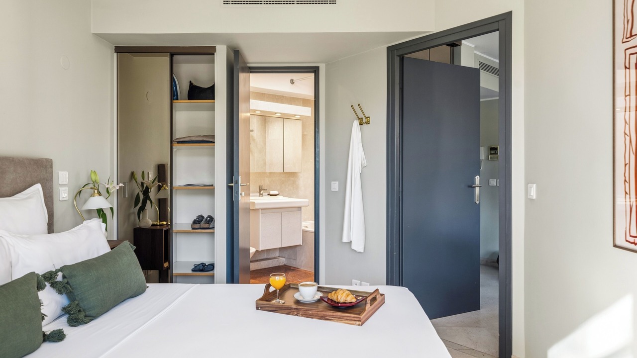 Photo of Bedroom in California - Pezou