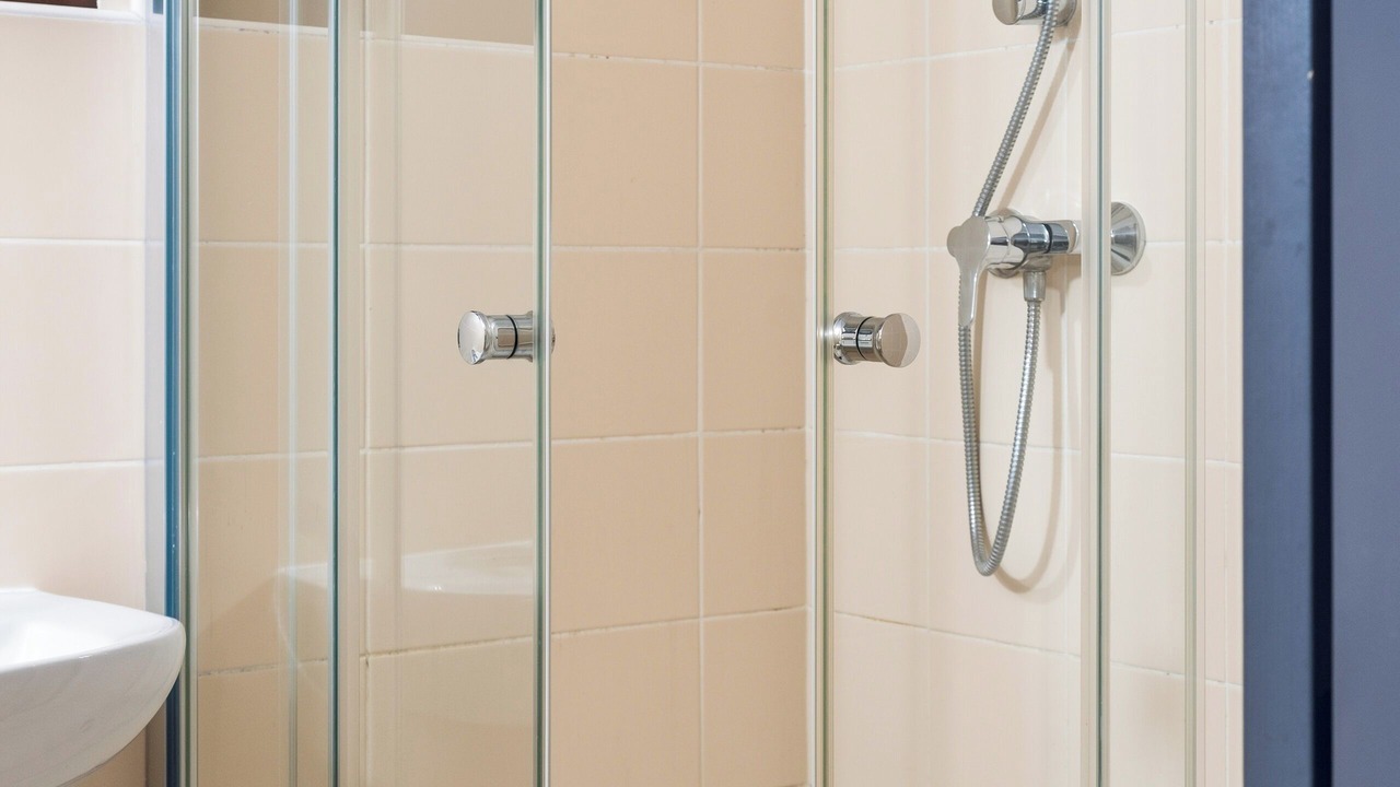 Photo of Bathroom in California - Pezou