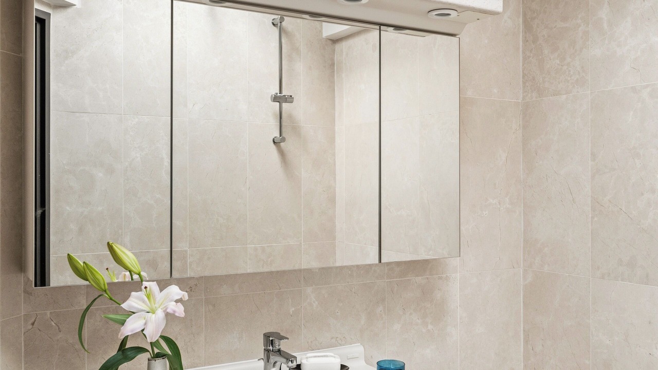 Photo of Bathroom in California - Pezou