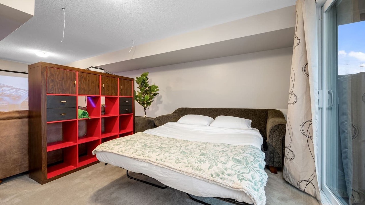Photo of Bedroom in Ottawa Division