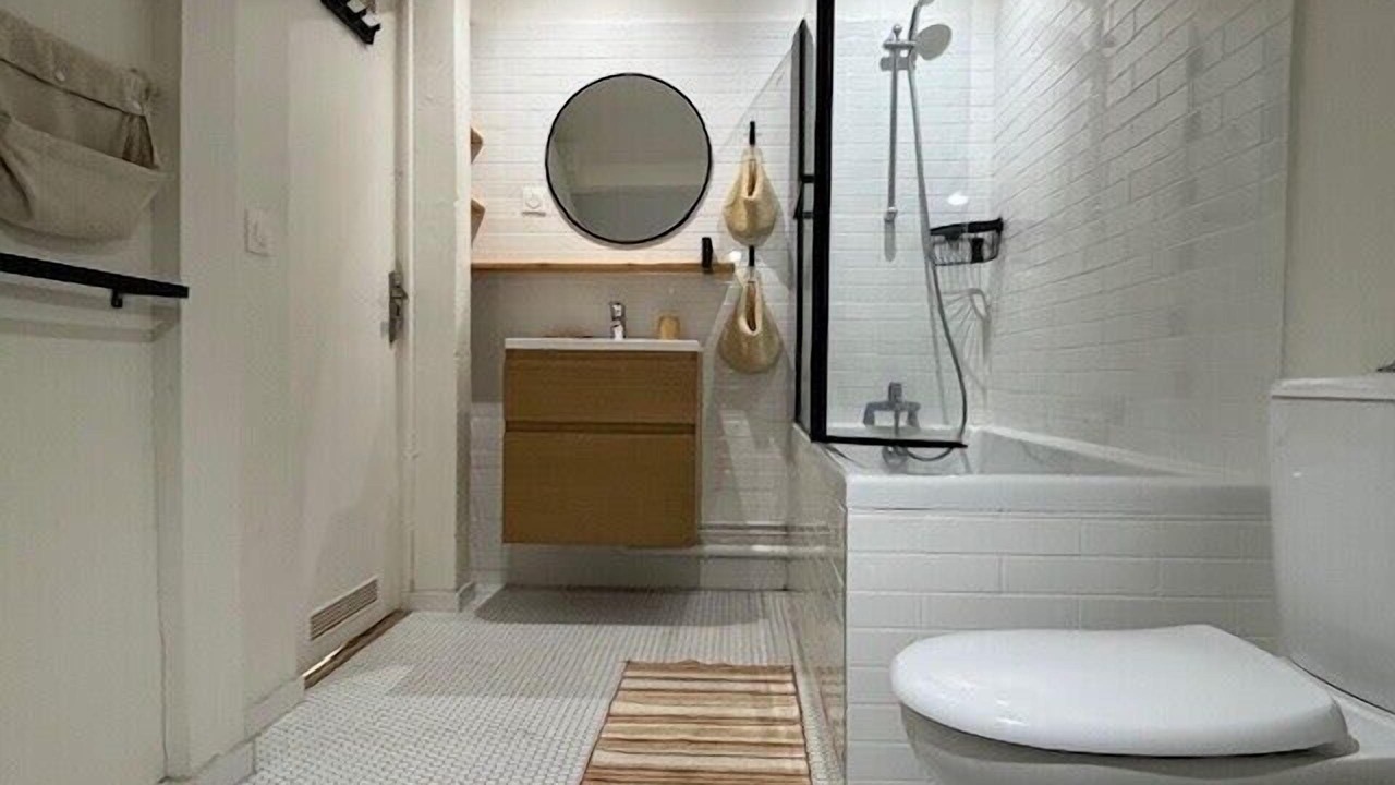 Photo of Bathroom in Saint-Ouen