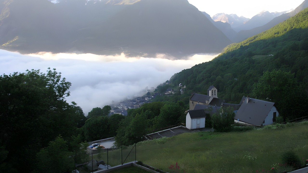 Photo of Others in Grust