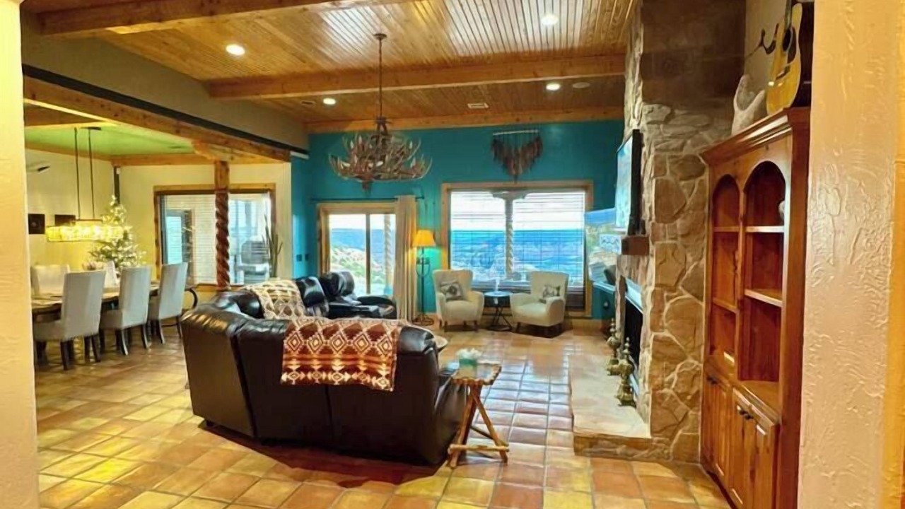 Photo of Livingroom in Canyon
