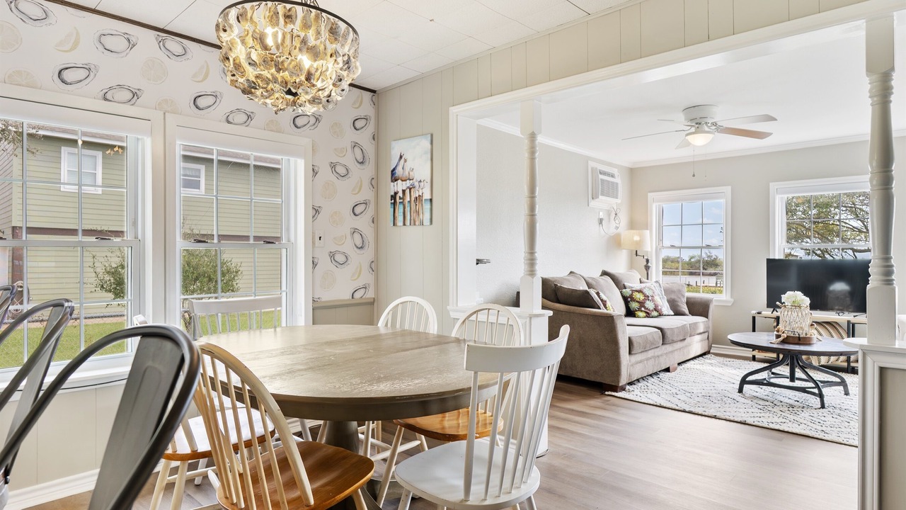 Photo of Livingroom in Cedar Lane