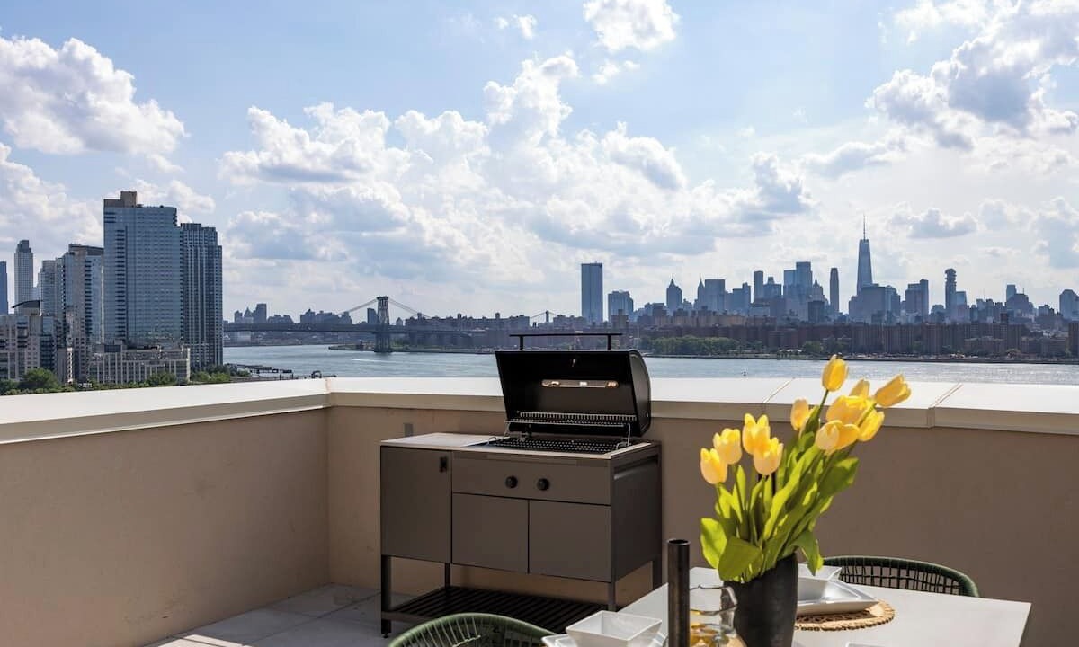 Photo of Outdoor in Greenpoint