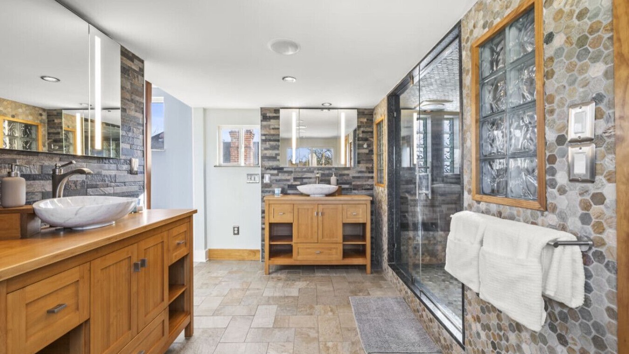 Photo of Bathroom in Olde Towne East