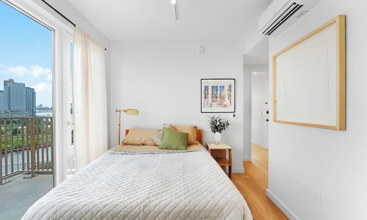 Photo of Bedroom in Greenpoint