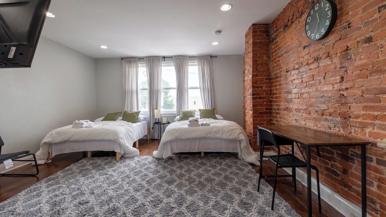 Photo of Bedroom in Garden Court