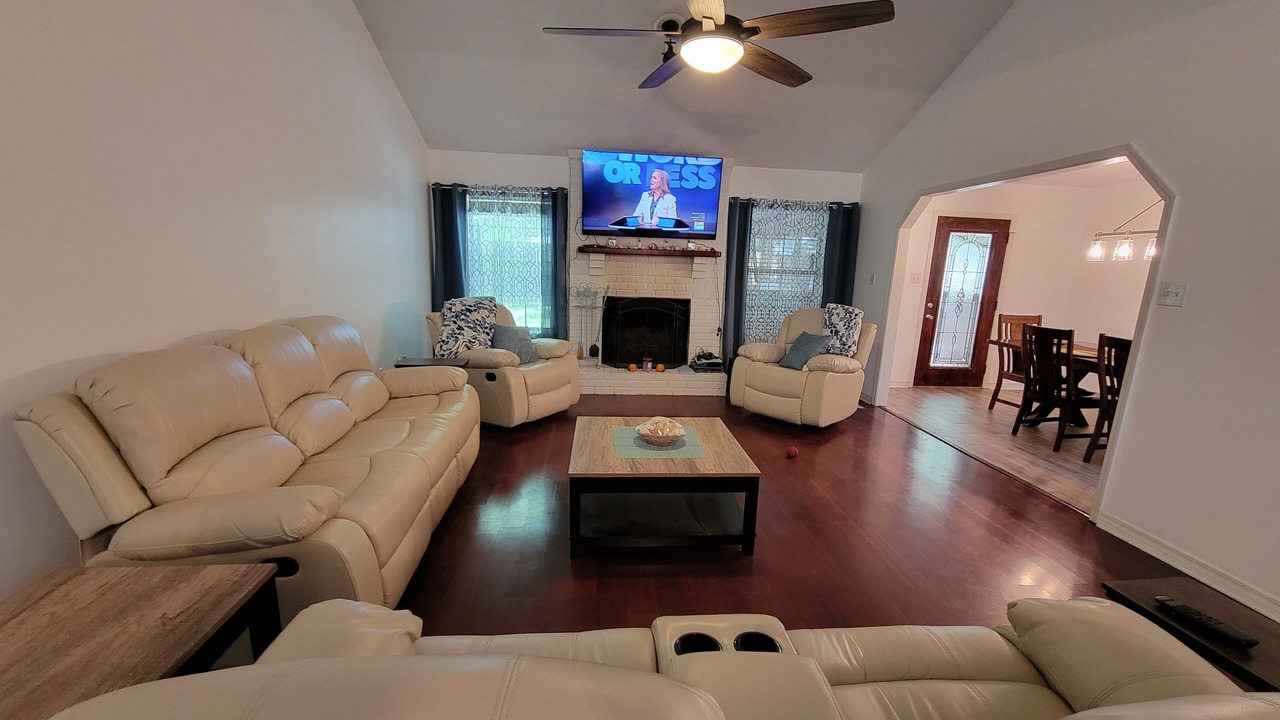 Photo of Livingroom in Gulf Park Estates