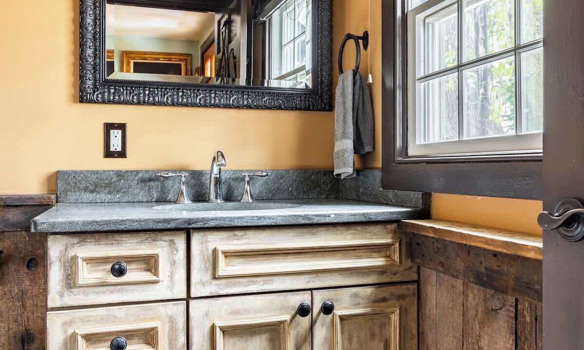 Photo of Bathroom in Lambertville