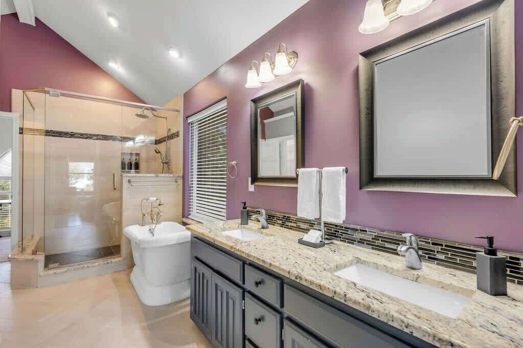 Photo of Bathroom in Allen