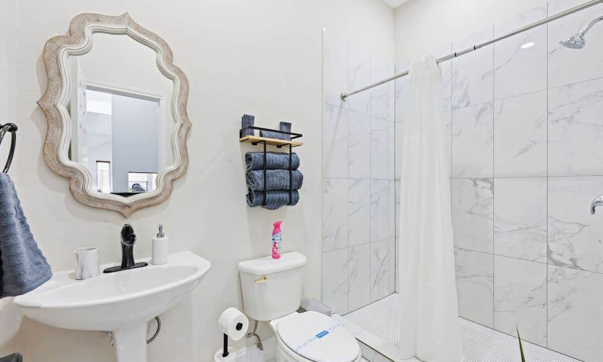 Photo of Bathroom in Allen