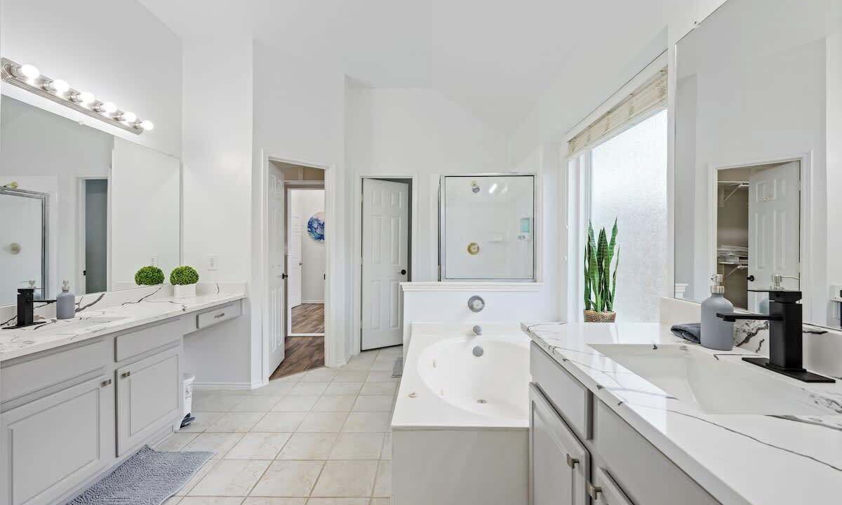 Photo of Bathroom in Allen