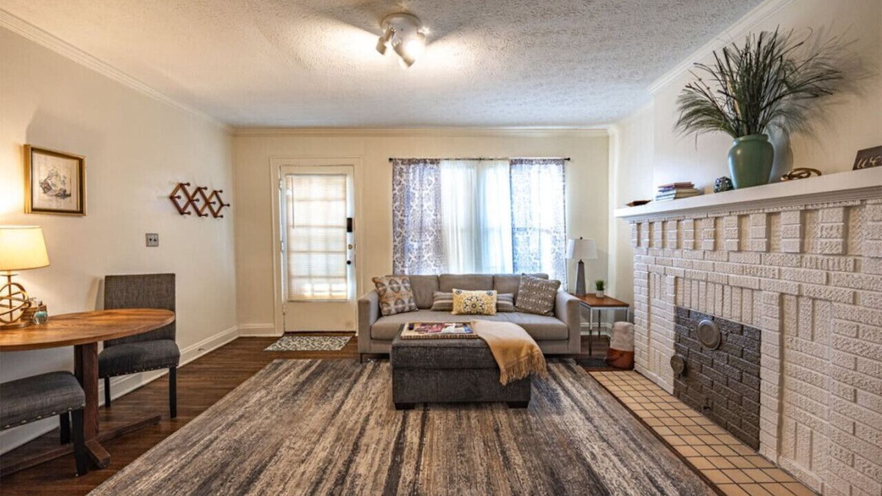 Photo of Livingroom in Clintonville