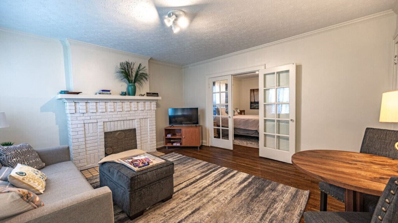 Photo of Livingroom in Clintonville