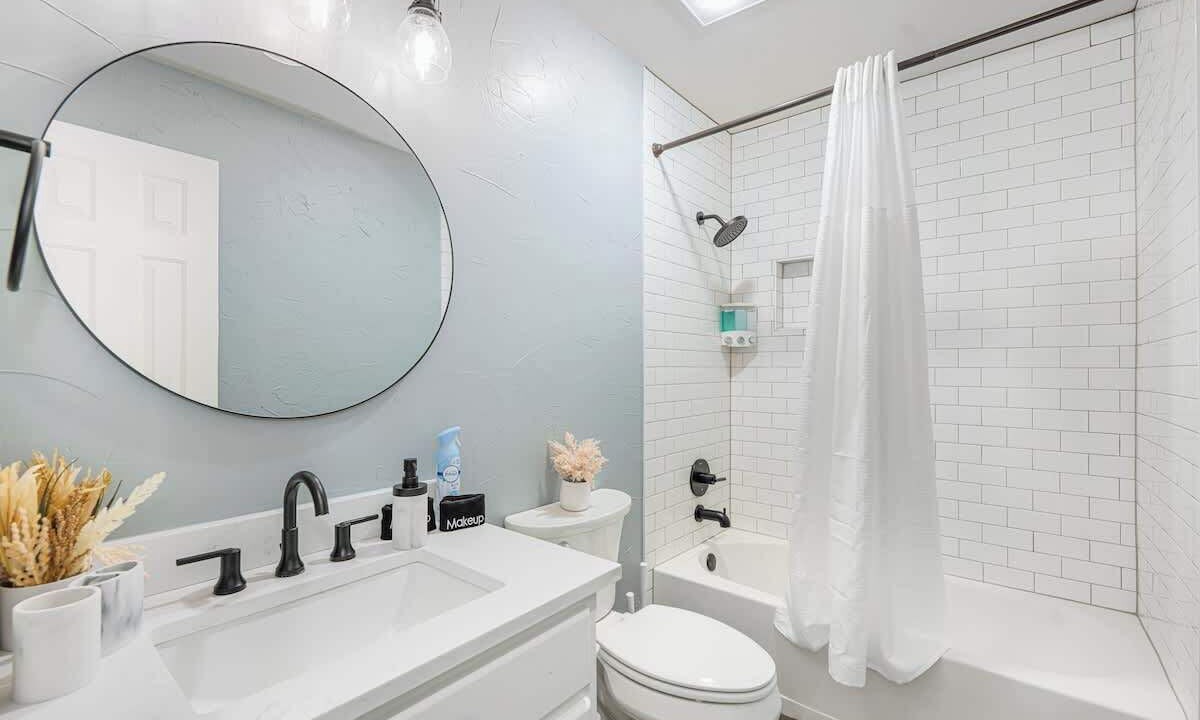 Photo of Bathroom in Allen