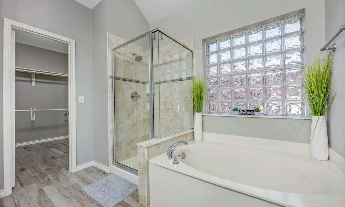 Photo of Bathroom in Allen