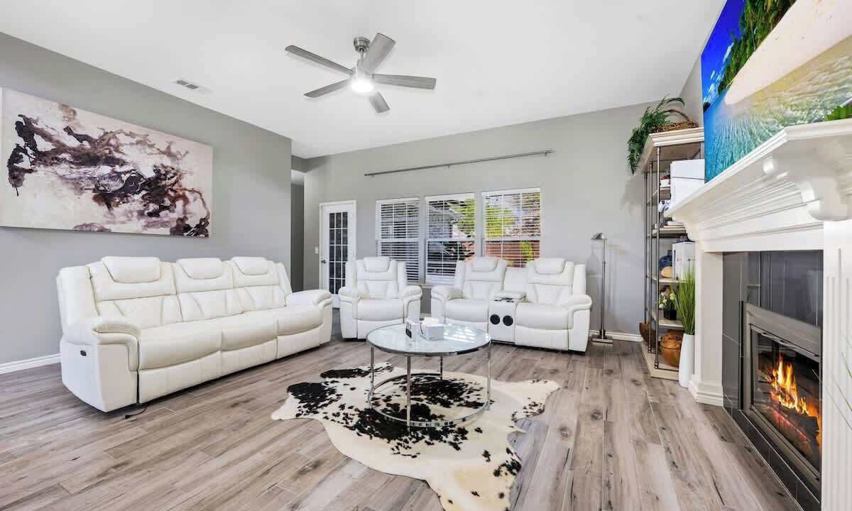 Photo of Livingroom in Allen