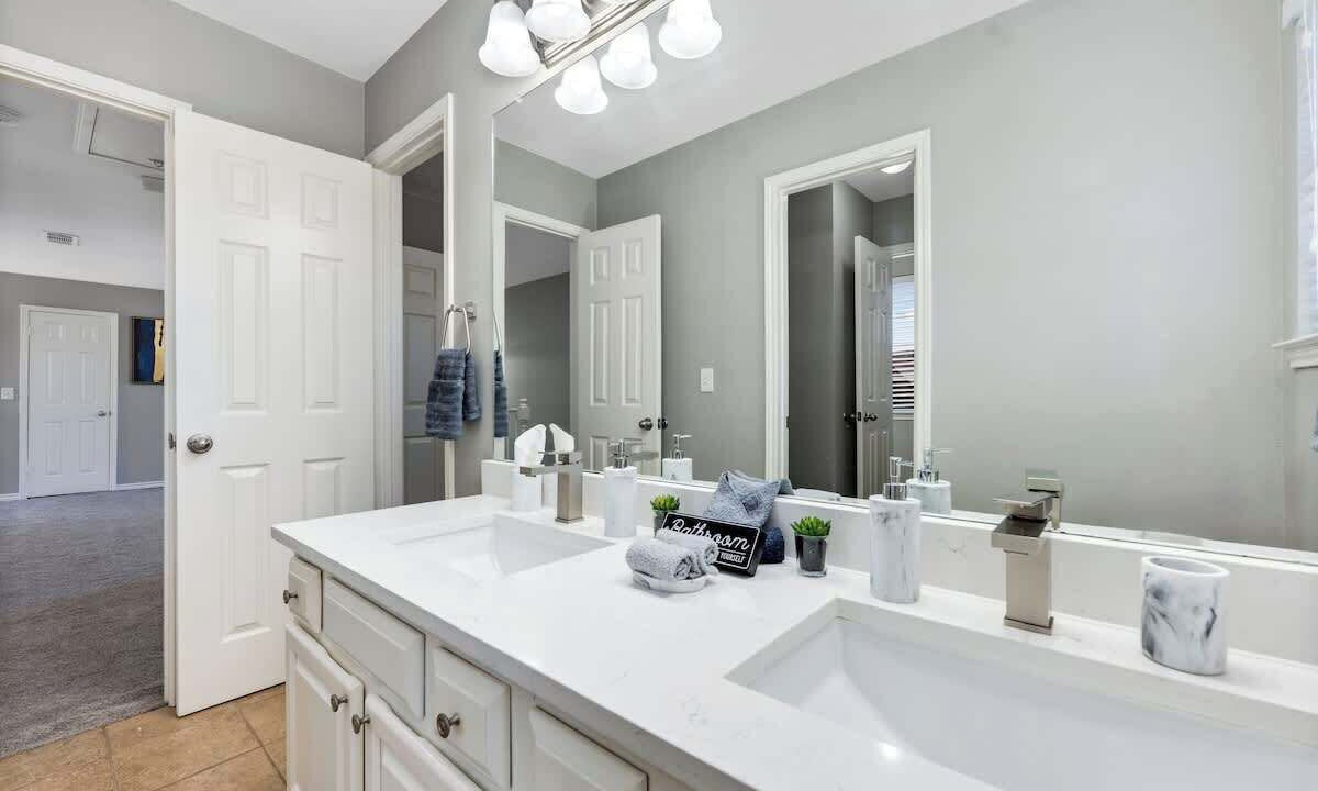 Photo of Bathroom in Allen